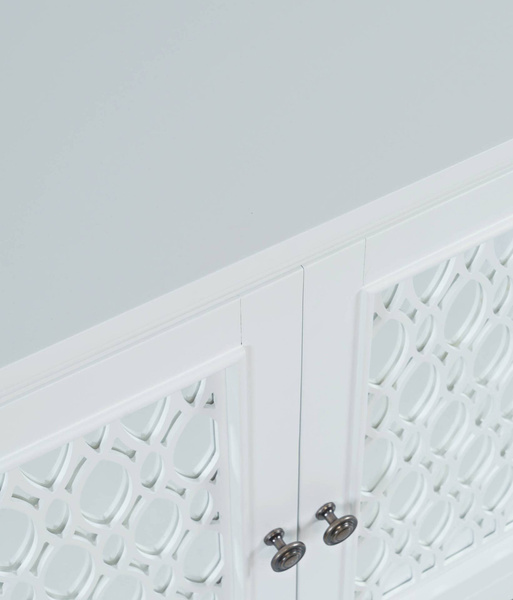 Biała komoda drewniana Avola AV2251-38