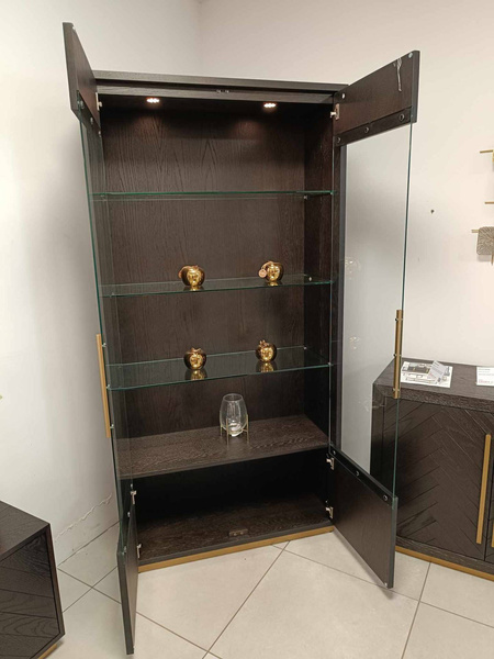 Seville 26-2 Witryna_01