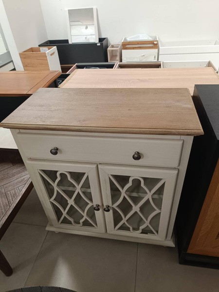 AV1998-31 Komoda 2D/1S_01