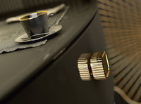 Oristo Szafka Z NÓŻKAMI z blatem w czarnym połysku 82 cm 1S LOUIS czarna połysk