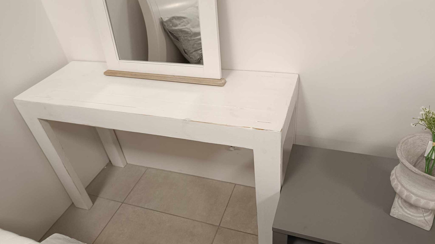 OP1700- Stolik biały_01