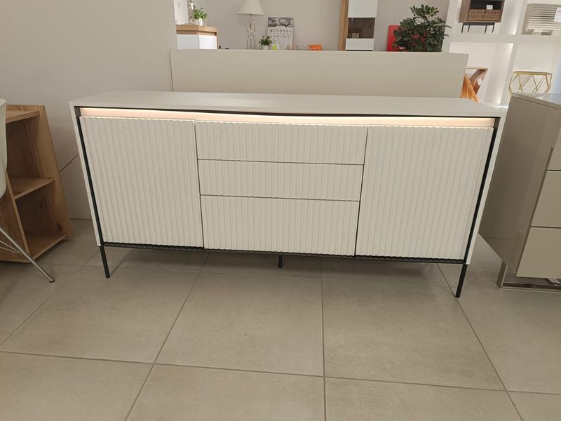 TREND TR-01 - Komoda 2D3S Z Oświetleniem Biała/Czarna_01