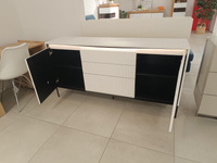 TREND TR-01 - Komoda 2D3S Z Oświetleniem Biała/Czarna_01